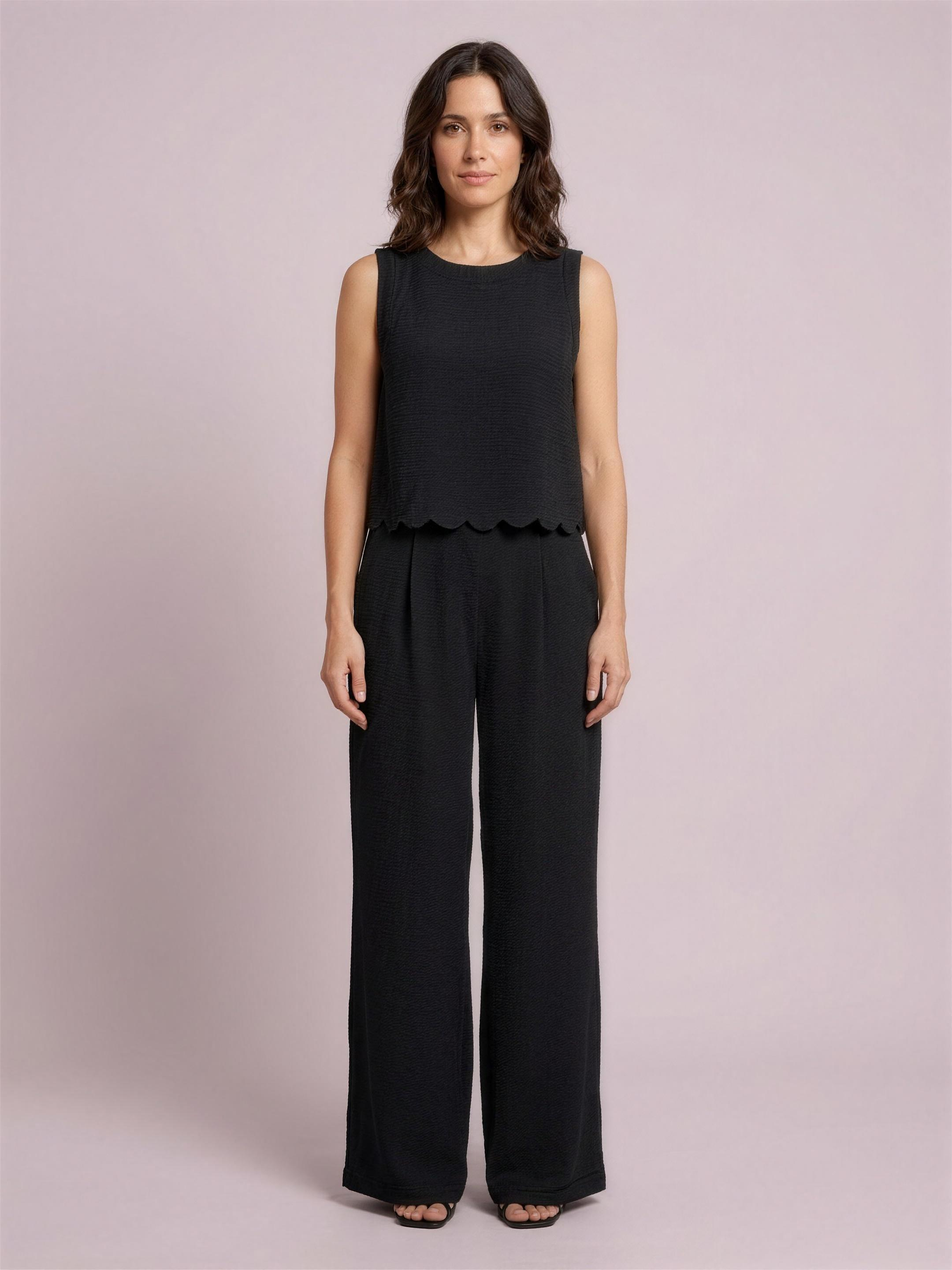 Vest and trousers set black studio