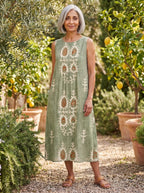 Salvia vestido de estampado étnico, jardín mediterráneo